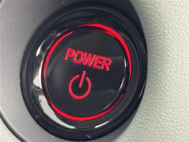 フリード ｅ：ＨＥＶクロスター　登録済未使用車　純正ナビ／フルセグＴＶ　バックカメラ　アダプティブクルコン　コーナーセンサー　衝突軽減　レーンキープ　アクセル踏み間違い防止　ＢＳＭ　両側電動スライドドア　シートヒーター　ＬＥＤライト（13枚目）