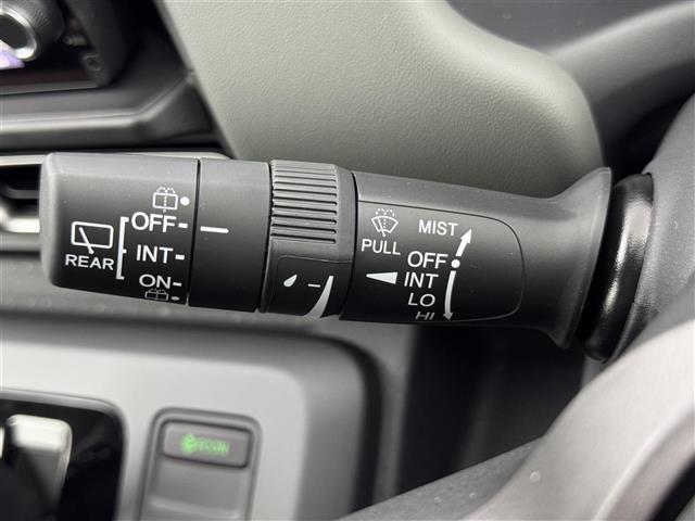 フリード ｅ：ＨＥＶクロスター　登録済未使用車　純正ナビ／フルセグＴＶ　バックカメラ　アダプティブクルコン　コーナーセンサー　衝突軽減　レーンキープ　アクセル踏み間違い防止　ＢＳＭ　両側電動スライドドア　シートヒーター　ＬＥＤライト（25枚目）