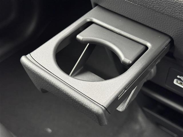 フリード ｅ：ＨＥＶクロスター　登録済未使用車　純正ナビ／フルセグＴＶ　バックカメラ　アダプティブクルコン　コーナーセンサー　衝突軽減　レーンキープ　アクセル踏み間違い防止　ＢＳＭ　両側電動スライドドア　シートヒーター　ＬＥＤライト（30枚目）