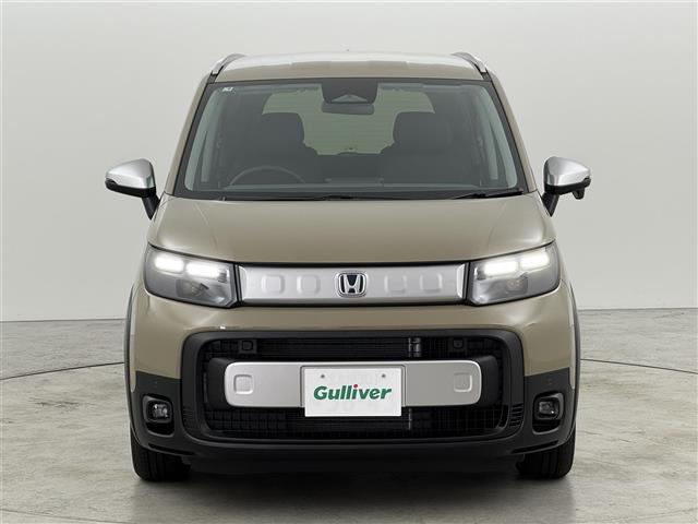 フリード ｅ：ＨＥＶクロスター　登録済未使用車　純正ナビ／フルセグＴＶ　バックカメラ　アダプティブクルコン　コーナーセンサー　衝突軽減　レーンキープ　アクセル踏み間違い防止　ＢＳＭ　両側電動スライドドア　シートヒーター　ＬＥＤライト（42枚目）