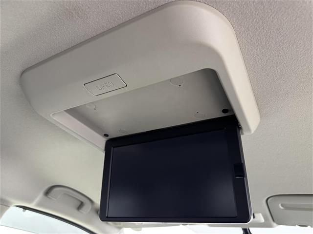 セレナ e-パワー ハイウェイスターV 後席モニター 純正10型ナビ 全方位カメラ エマージェンシーブレーキ プロパイロット 両側電動スライドドア シートヒーター ステアリングヒーター デジタルルームミラー BSM ドラレコ ETC LED(3枚目)