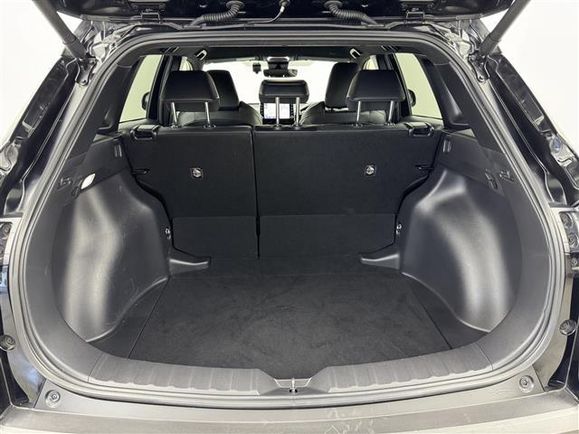 カローラクロス Ｚ　純正９型ＤＡナビ　バックカメラ　ビルトインＥＴＣ　３６０°ドラレコ　レーダークルコン　コーナーセンサー　トヨタセーフティセンス　ＰＫＳＢ　シートヒーター　パワーバックドア　社外１８インチＡＷ　ＬＥＤ（16枚目）
