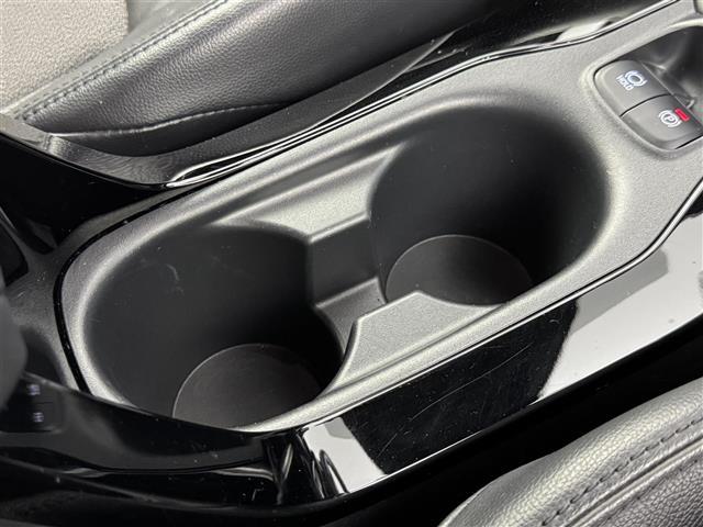 カローラクロス Ｚ　純正９型ＤＡナビ　バックカメラ　ビルトインＥＴＣ　３６０°ドラレコ　レーダークルコン　コーナーセンサー　トヨタセーフティセンス　ＰＫＳＢ　シートヒーター　パワーバックドア　社外１８インチＡＷ　ＬＥＤ（32枚目）
