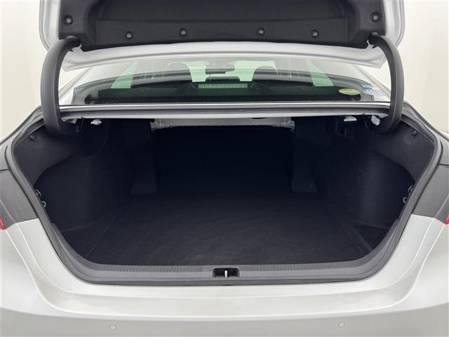 カムリ Ｇ　純正９型ナビ／フルセグＴＶ　バックカメラ　ビルトインＥＴＣ　前後ドライブレコーダー　コーナーセンサー　レーダークルコン　衝突軽減ブレーキ　レーンキープ　ＢＳＭ　ＰＫＳＢ　ＭＴモード付ＡＴ　パワーシート（16枚目）