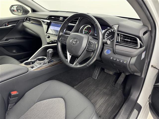 カムリ Ｇ　純正９型ナビ／フルセグＴＶ　バックカメラ　ビルトインＥＴＣ　前後ドライブレコーダー　コーナーセンサー　レーダークルコン　衝突軽減ブレーキ　レーンキープ　ＢＳＭ　ＰＫＳＢ　ＭＴモード付ＡＴ　パワーシート（23枚目）