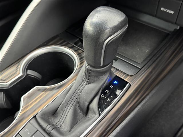 カムリ Ｇ　純正９型ナビ／フルセグＴＶ　バックカメラ　ビルトインＥＴＣ　前後ドライブレコーダー　コーナーセンサー　レーダークルコン　衝突軽減ブレーキ　レーンキープ　ＢＳＭ　ＰＫＳＢ　ＭＴモード付ＡＴ　パワーシート（31枚目）