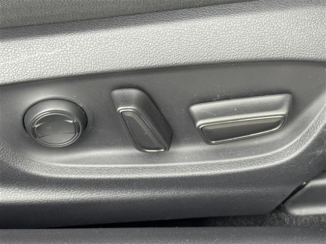 カムリ Ｇ　純正９型ナビ／フルセグＴＶ　バックカメラ　ビルトインＥＴＣ　前後ドライブレコーダー　コーナーセンサー　レーダークルコン　衝突軽減ブレーキ　レーンキープ　ＢＳＭ　ＰＫＳＢ　ＭＴモード付ＡＴ　パワーシート（33枚目）