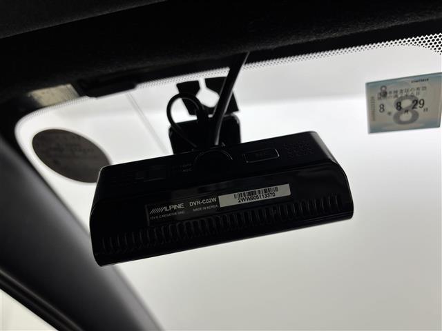 ノート ｅ－パワーニスモ　Ｓ　ＮＩＳＵＭＯエアロ　ＡＬＰＩＮＥ９型ナビ　全方位カメラ　エマージェンシーブレーキ　レーンキープ　コーナーセンサー　車両接近通報装置　レーダークルコン　デジタルルームミラー　ＥＴＣ　ドラレコ　ＬＥＤ（13枚目）