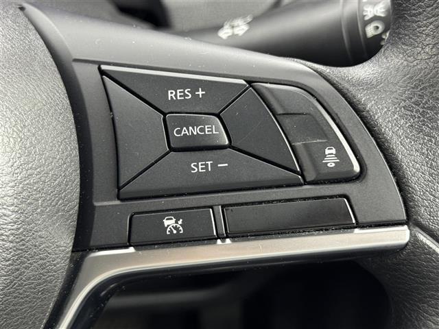 ノート ｅ－パワー　Ｘ　純正ナビ　全方位カメラ　エマージェンシーブレーキ　レーンキープ　コーナーセンサー　車両接近通報装置　盗難防止装置　レーダークルコン　ドライブモード　デジタルルームミラー　ＥＴＣ　純正ＡＷ　ＬＥＤライト（9枚目）