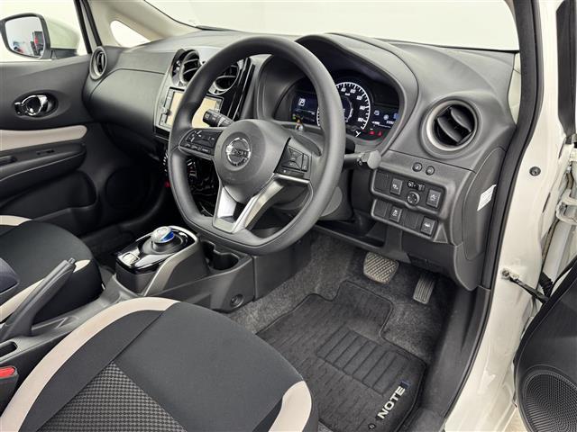 ノート ｅ－パワー　Ｘ　純正ナビ　全方位カメラ　エマージェンシーブレーキ　レーンキープ　コーナーセンサー　車両接近通報装置　盗難防止装置　レーダークルコン　ドライブモード　デジタルルームミラー　ＥＴＣ　純正ＡＷ　ＬＥＤライト（23枚目）