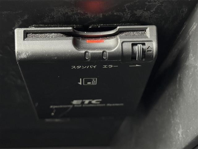 ノート ｅ－パワーニスモ　エアロ　純正ナビ　デジタルルームミラー　全方位カメラ　ＥＴＣ　ドライブレコーダー　衝突被害軽減システム　レーンキープ　コーナーセンサー　横滑り防止装置　オートライト　純正１６インチアルミホイール（6枚目）