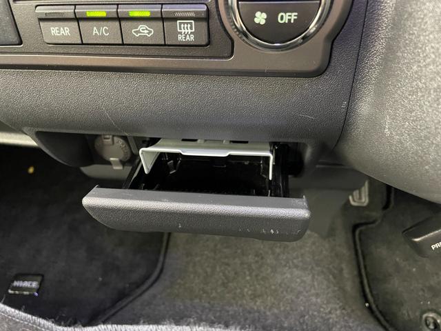 ハイエースバン スーパーＧＬ　ダーク　プライムＩＩ　ワンオーナー　純正ナビ／フルセグＴＶ　全方位カメラ　ビルトインＥＴＣ　前方ドラレコ　コーナーセンサー　衝突被害軽減ブレーキ　レーンキープ　アクセル踏み間違い防止　両側スライドドア　ベットキット　ＬＥＤ（30枚目）