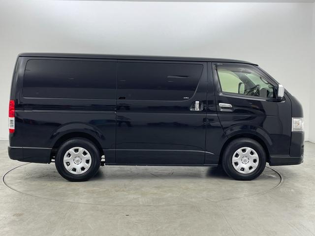 ハイエースバン スーパーＧＬ　ダーク　プライムＩＩ　ワンオーナー　純正ナビ／フルセグＴＶ　全方位カメラ　ビルトインＥＴＣ　前方ドラレコ　コーナーセンサー　衝突被害軽減ブレーキ　レーンキープ　アクセル踏み間違い防止　両側スライドドア　ベットキット　ＬＥＤ（40枚目）