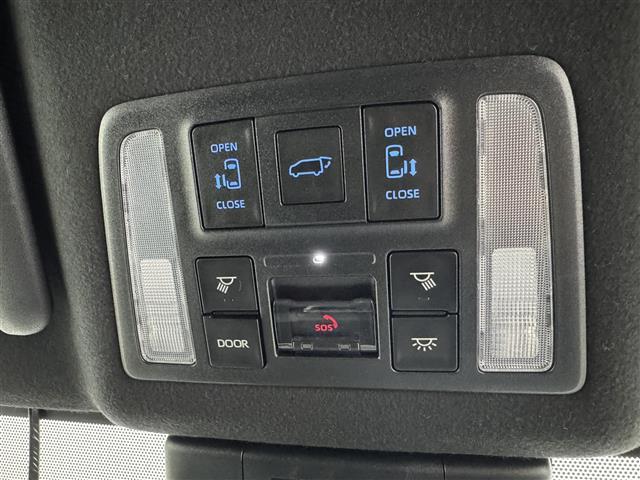 ヴォクシー ハイブリッドS-Z 純正14型後席モニター 純正10.5型DAナビ 快適利便パッケージ ユニバーサルステップ トヨタセーフティセンス アクセル踏み間違い防止 両側電動スライドドア パワーバックドア シートヒーター ETC(12枚目)