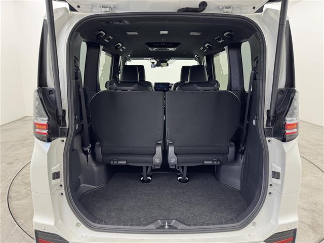 ヴォクシー ハイブリッドS-Z 純正14型後席モニター 純正10.5型DAナビ 快適利便パッケージ ユニバーサルステップ トヨタセーフティセンス アクセル踏み間違い防止 両側電動スライドドア パワーバックドア シートヒーター ETC(16枚目)
