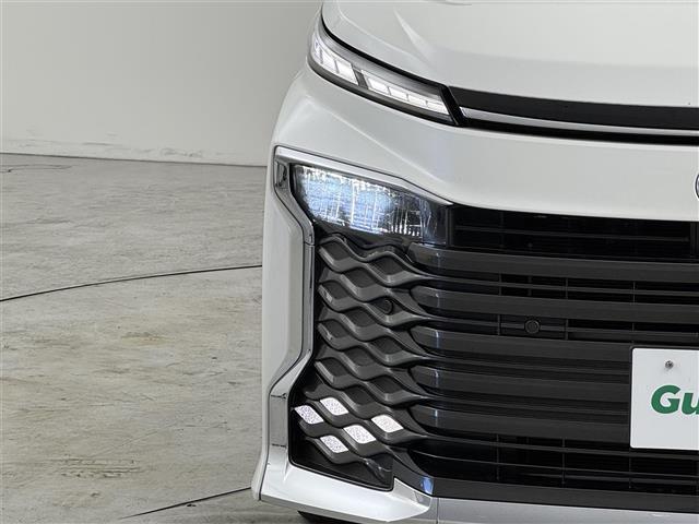 ヴォクシー ハイブリッドS-Z 純正14型後席モニター 純正10.5型DAナビ 快適利便パッケージ ユニバーサルステップ トヨタセーフティセンス アクセル踏み間違い防止 両側電動スライドドア パワーバックドア シートヒーター ETC(17枚目)