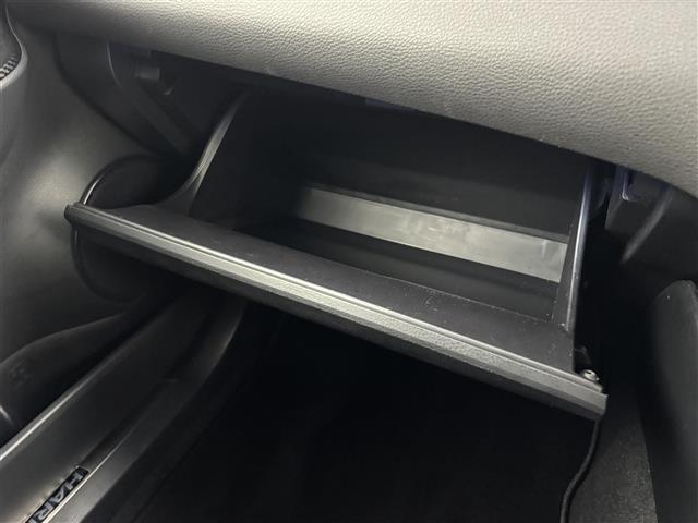 ハリアー エレガンス　Ｇ’ｓ　純正ナビ／フルセグＴＶ　バックカメラ　ＥＴＣ　衝突軽減ブレーキ　レーンキープ　横滑り防止装置　アイドリングストップ　ＭＴモード付ＡＴ　ハーフレザー　パワーシート　純正１９インチＡＷ　ＬＥＤヘッドライト（31枚目）