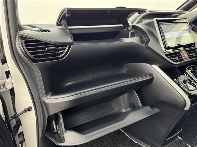 ヴォクシー ZS 煌II 後席モニター 純正9型ナビ/フルセグTV バックカメラ ETC クルーズコントロール コーナーセンサー 衝突軽減ブレーキ レーンキープ アクセル踏み間違い防止 両側電動スライドドア 純正16インチAW(30枚目)