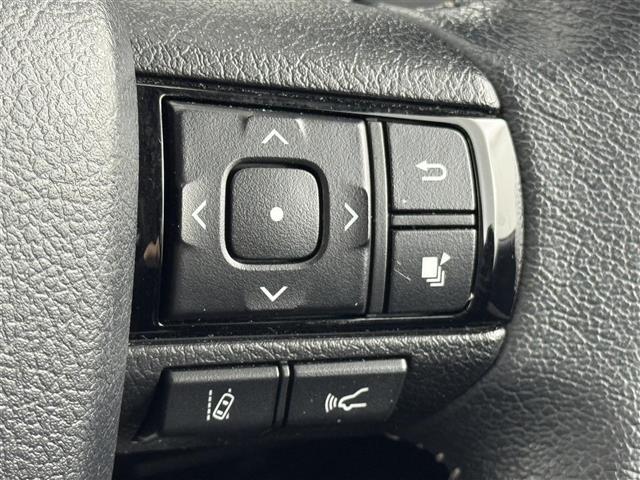 ハイラックス Ｚ　ベッドライナー　ＧＲスポーツバー／フロントバンパーカバー／マッドフラップ　純正ナビ／フルセグＴＶ　バックカメラ　レーダークルコン　衝突被害軽減　レーンキープ　ヒルディセントコントロール　ＥＴＣ　ＬＥＤ（6枚目）