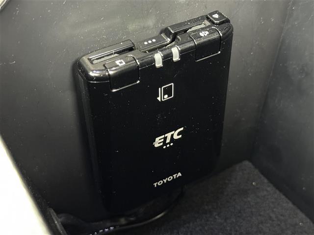 ハイラックス Ｚ　ベッドライナー　ＧＲスポーツバー／フロントバンパーカバー／マッドフラップ　純正ナビ／フルセグＴＶ　バックカメラ　レーダークルコン　衝突被害軽減　レーンキープ　ヒルディセントコントロール　ＥＴＣ　ＬＥＤ（13枚目）