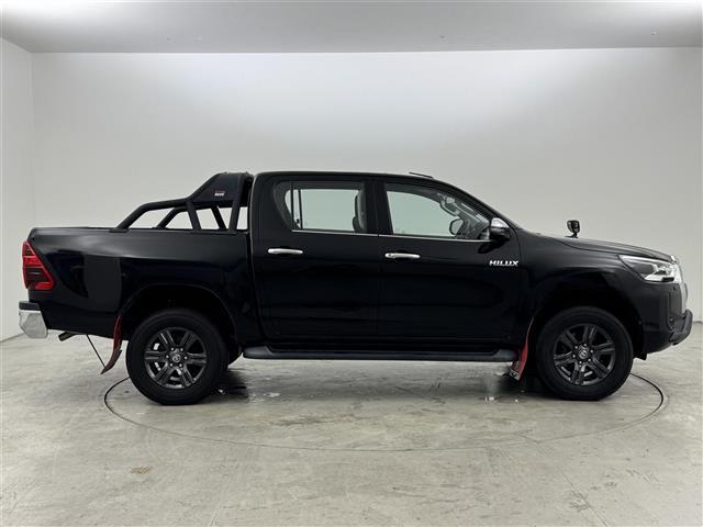 ハイラックス Ｚ　ベッドライナー　ＧＲスポーツバー／フロントバンパーカバー／マッドフラップ　純正ナビ／フルセグＴＶ　バックカメラ　レーダークルコン　衝突被害軽減　レーンキープ　ヒルディセントコントロール　ＥＴＣ　ＬＥＤ（39枚目）