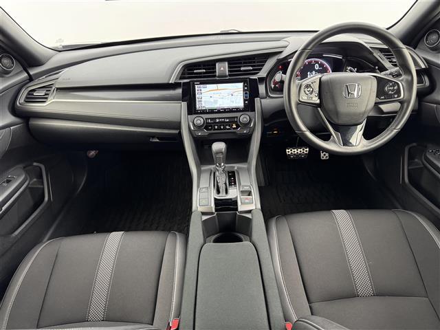 シビック ハッチバック 純正ナビ/フルセグTV バックカメラ ビルトインETC2.0 前方ドラレコ アダプティブクルコン 衝突軽減ブレーキ レーンキープ パドルシフト ハーフレザー パワーシート シートヒーター LEDライト(2枚目)