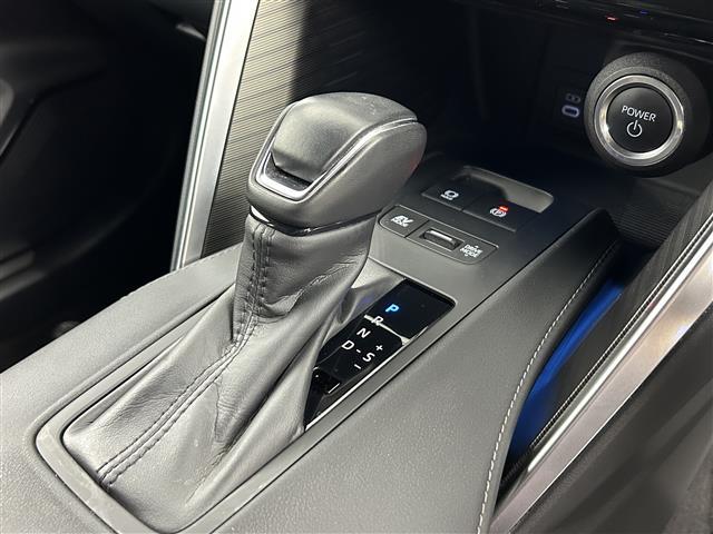 ハリアーハイブリッド Ｚ　レザーパッケージ　ガラスルーフ　純正１２．３型ＤＡナビ／全方位カメラ　ＪＢＬ　デジタルルームミラー　トヨタセーフティセンス　アクセル踏み間違い防止　ＨＵＤ　シートヒーター／ベンチレーション　ステアリングヒーター　ＬＥＤ（27枚目）