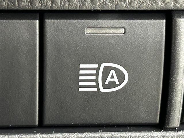 ハリアーハイブリッド Ｚ　レザーパッケージ　ガラスルーフ　純正１２．３型ＤＡナビ／全方位カメラ　ＪＢＬ　デジタルルームミラー　トヨタセーフティセンス　アクセル踏み間違い防止　ＨＵＤ　シートヒーター／ベンチレーション　ステアリングヒーター　ＬＥＤ（31枚目）