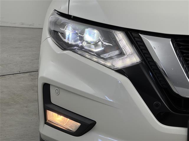 エクストレイル ２０Ｘｉ　レザーエディション　パノラミックガラスルーフ　純正９型ナビ／全方位カメラ　インテリジェントルームミラー　ＥＴＣ　前方ドラレコ　プロパイロット　コーナーセンサー　エマージェンシーブレーキ　パワーバックドア　シートヒーター（17枚目）