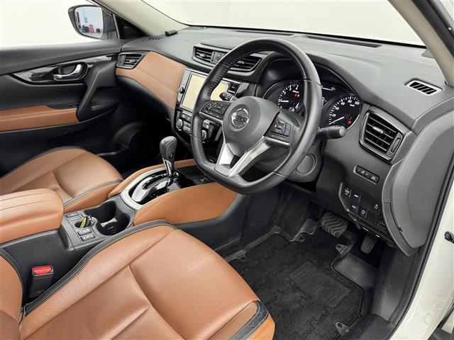 エクストレイル ２０Ｘｉ　レザーエディション　パノラミックガラスルーフ　純正９型ナビ／全方位カメラ　インテリジェントルームミラー　ＥＴＣ　前方ドラレコ　プロパイロット　コーナーセンサー　エマージェンシーブレーキ　パワーバックドア　シートヒーター（23枚目）