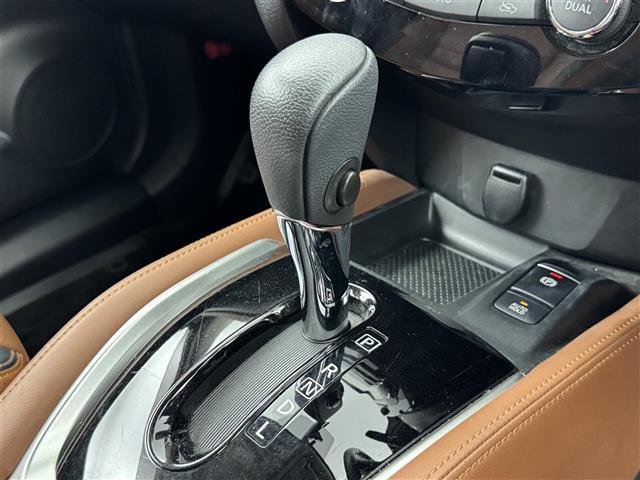 エクストレイル ２０Ｘｉ　レザーエディション　パノラミックガラスルーフ　純正９型ナビ／全方位カメラ　インテリジェントルームミラー　ＥＴＣ　前方ドラレコ　プロパイロット　コーナーセンサー　エマージェンシーブレーキ　パワーバックドア　シートヒーター（32枚目）
