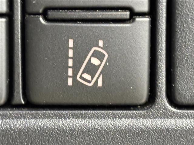 ノア ハイブリッドSi ダブルバイビーIII ワンオーナー 純正ナビ/フルセグTV バックカメラ クルーズコントロール コーナーセンサー 衝突軽減 レーンキープ アクセル踏み間違い防止 両側電動スライドドア ハーフレザー シートヒーター LED(10枚目)