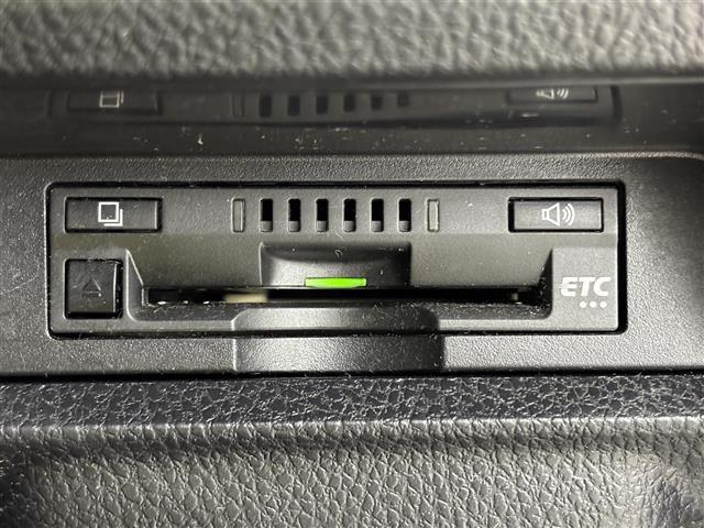 ノア ハイブリッドSi ダブルバイビーIII ワンオーナー 純正ナビ/フルセグTV バックカメラ クルーズコントロール コーナーセンサー 衝突軽減 レーンキープ アクセル踏み間違い防止 両側電動スライドドア ハーフレザー シートヒーター LED(12枚目)