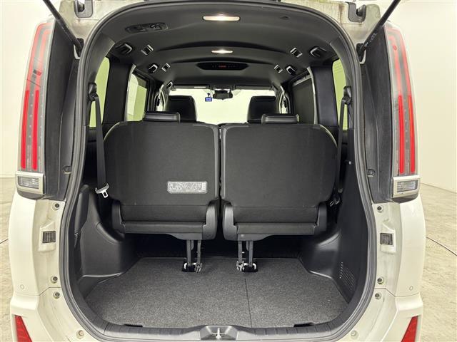 ノア ハイブリッドSi ダブルバイビーIII ワンオーナー 純正ナビ/フルセグTV バックカメラ クルーズコントロール コーナーセンサー 衝突軽減 レーンキープ アクセル踏み間違い防止 両側電動スライドドア ハーフレザー シートヒーター LED(16枚目)