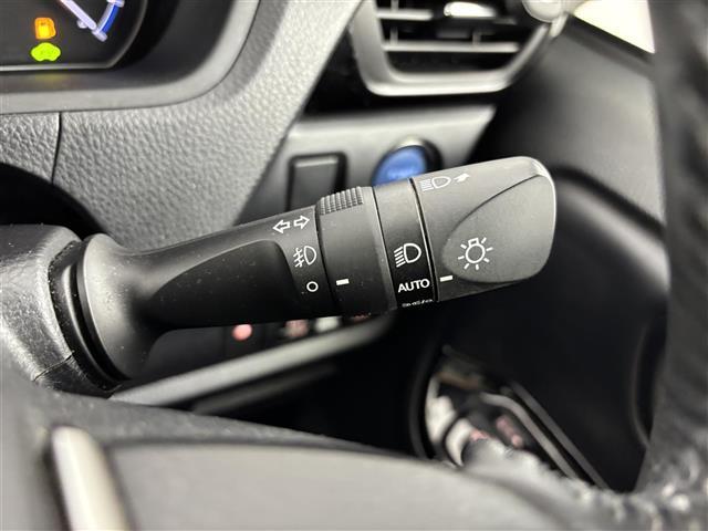 ノア ハイブリッドSi ダブルバイビーIII ワンオーナー 純正ナビ/フルセグTV バックカメラ クルーズコントロール コーナーセンサー 衝突軽減 レーンキープ アクセル踏み間違い防止 両側電動スライドドア ハーフレザー シートヒーター LED(27枚目)