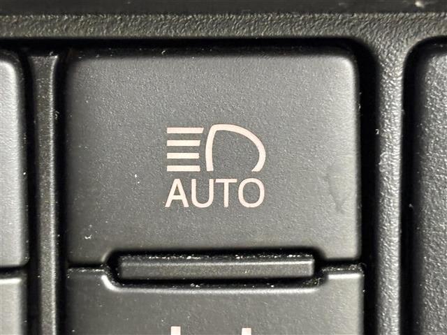 ノア ハイブリッドSi ダブルバイビーIII ワンオーナー 純正ナビ/フルセグTV バックカメラ クルーズコントロール コーナーセンサー 衝突軽減 レーンキープ アクセル踏み間違い防止 両側電動スライドドア ハーフレザー シートヒーター LED(29枚目)