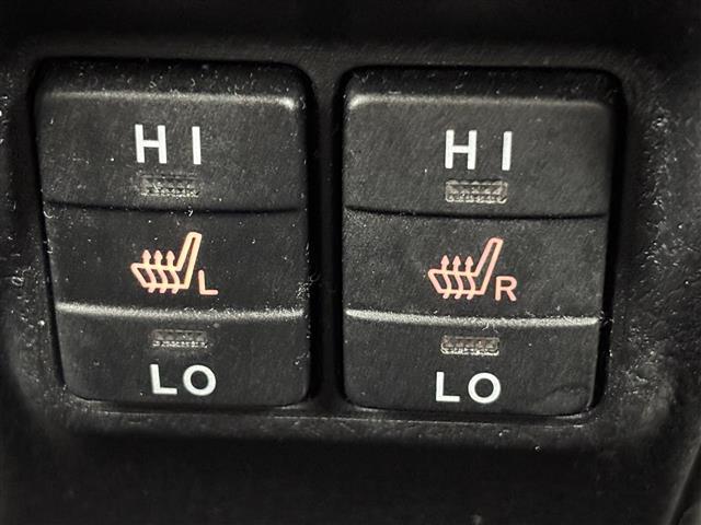 ノア ハイブリッドSi ダブルバイビーIII ワンオーナー 純正ナビ/フルセグTV バックカメラ クルーズコントロール コーナーセンサー 衝突軽減 レーンキープ アクセル踏み間違い防止 両側電動スライドドア ハーフレザー シートヒーター LED(30枚目)