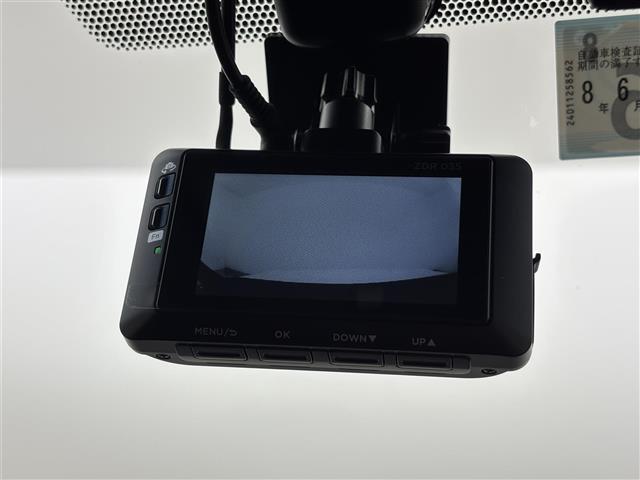 クラウンハイブリッド アスリートＳ　ムーンルーフ　Ｆ／Ｒリップスポイラー　純正ナビ／フルセグＴＶ　バックカメラ　レーダー探知機　レーダークルコン　コーナーセンサー　衝突軽減ブレーキ　レーンキープ　シートベンチレーション／ヒーター　ＬＥＤ（12枚目）