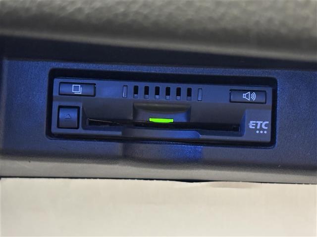 ハリアー プレミアム　モデリスタエアロ　純正ナビ／フルセグＴＶ　バックカメラ　ＥＴＣ　レーダークルコン　コーナーセンサー　衝突軽減ブレーキ　レーンキープ　アクセル踏み間違い防止　パワーバックドア　純正１８インチＡＷ　ＬＥＤ（13枚目）