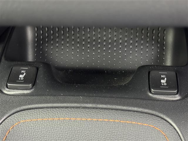 カローラツーリング ハイブリッド ダブルバイビー50ミリオンエディション 禁煙車 純正8型ディスプレイオーディオ(Bluetooth/Miracast) バックカメラ シートヒーター レーダークルコン ステアリングヒーター BSM LEDヘッドライト オートライト(12枚目)