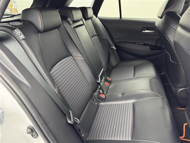 カローラツーリング ハイブリッド ダブルバイビー50ミリオンエディション 禁煙車 純正8型ディスプレイオーディオ(Bluetooth/Miracast) バックカメラ シートヒーター レーダークルコン ステアリングヒーター BSM LEDヘッドライト オートライト(16枚目)