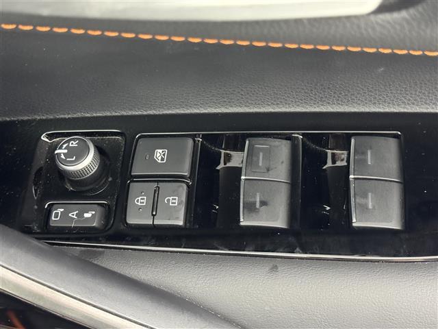 カローラツーリング ハイブリッド ダブルバイビー50ミリオンエディション 禁煙車 純正8型ディスプレイオーディオ(Bluetooth/Miracast) バックカメラ シートヒーター レーダークルコン ステアリングヒーター BSM LEDヘッドライト オートライト(25枚目)