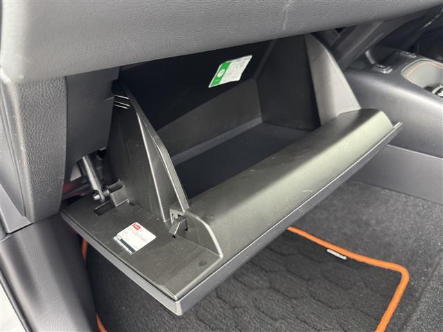 カローラツーリング ハイブリッド ダブルバイビー50ミリオンエディション 禁煙車 純正8型ディスプレイオーディオ(Bluetooth/Miracast) バックカメラ シートヒーター レーダークルコン ステアリングヒーター BSM LEDヘッドライト オートライト(33枚目)