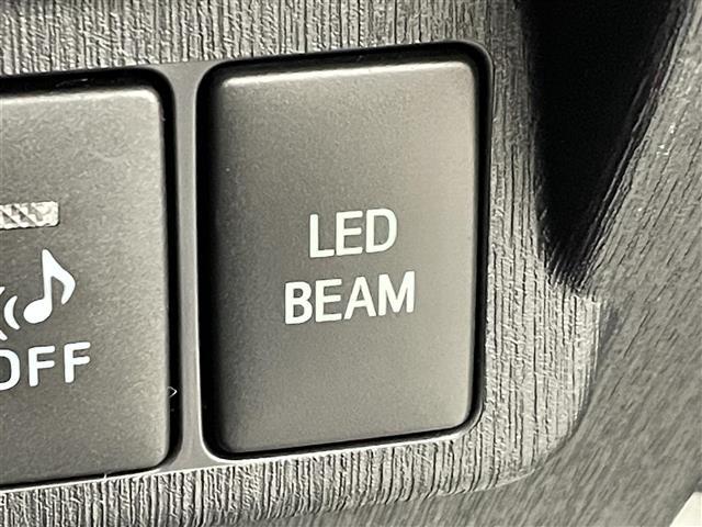 プリウスアルファ Sツーリングセレクション・G’s GS'エアロ 純正ナビ/フルセグTV バックカメラ ビルトインETC コーナーセンサー 横滑り防止装置 フォグランプ ハーフレザーシート プッシュスタート ステアリングリモコン GS'18インチAW(9枚目)