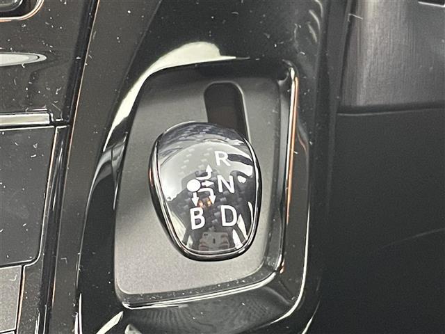 プリウスアルファ Sツーリングセレクション・G’s GS'エアロ 純正ナビ/フルセグTV バックカメラ ビルトインETC コーナーセンサー 横滑り防止装置 フォグランプ ハーフレザーシート プッシュスタート ステアリングリモコン GS'18インチAW(29枚目)