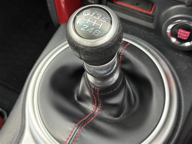 86 GTリミテッド ブラックパッケージ ブレンボキャリパ 社外リアスポイラー 純正アルミホイール LEDヘッドライト LEDフォグランプ ハーフレザー D/Nシートヒーター HDMI 純正ナビ ドラレコ CD/BT/USB スペアキー(3枚目)