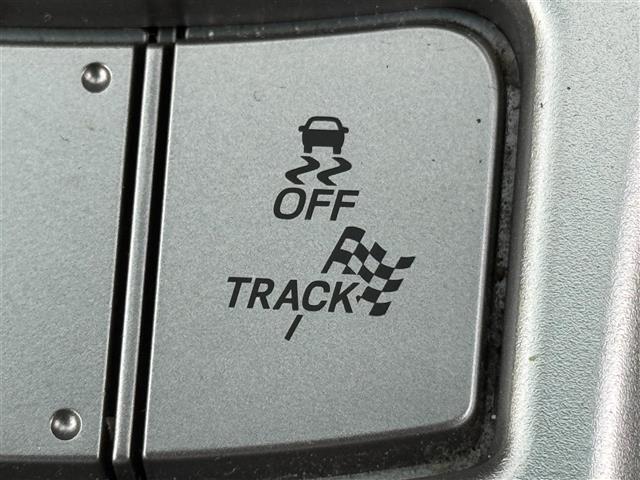 86 GTリミテッド ブラックパッケージ ブレンボキャリパ 社外リアスポイラー 純正アルミホイール LEDヘッドライト LEDフォグランプ ハーフレザー D/Nシートヒーター HDMI 純正ナビ ドラレコ CD/BT/USB スペアキー(7枚目)