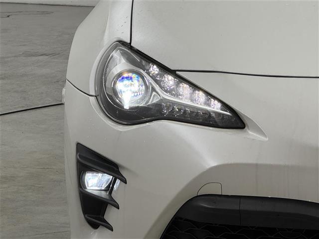 86 GTリミテッド ブラックパッケージ ブレンボキャリパ 社外リアスポイラー 純正アルミホイール LEDヘッドライト LEDフォグランプ ハーフレザー D/Nシートヒーター HDMI 純正ナビ ドラレコ CD/BT/USB スペアキー(17枚目)