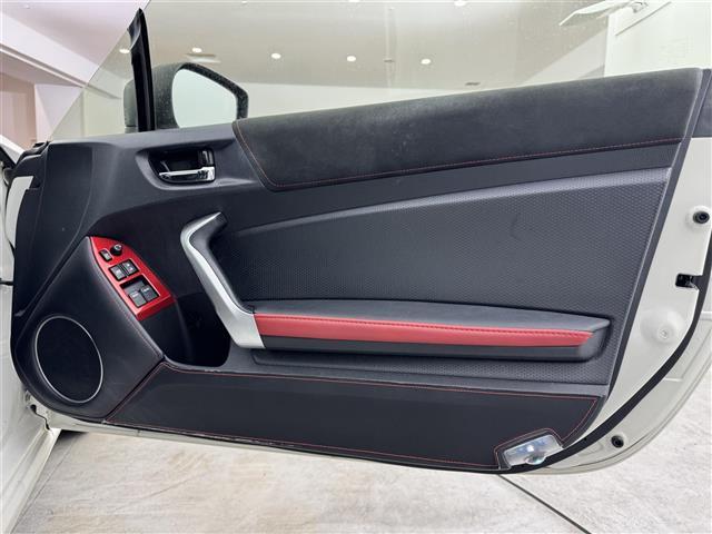 86 GTリミテッド ブラックパッケージ ブレンボキャリパ 社外リアスポイラー 純正アルミホイール LEDヘッドライト LEDフォグランプ ハーフレザー D/Nシートヒーター HDMI 純正ナビ ドラレコ CD/BT/USB スペアキー(41枚目)