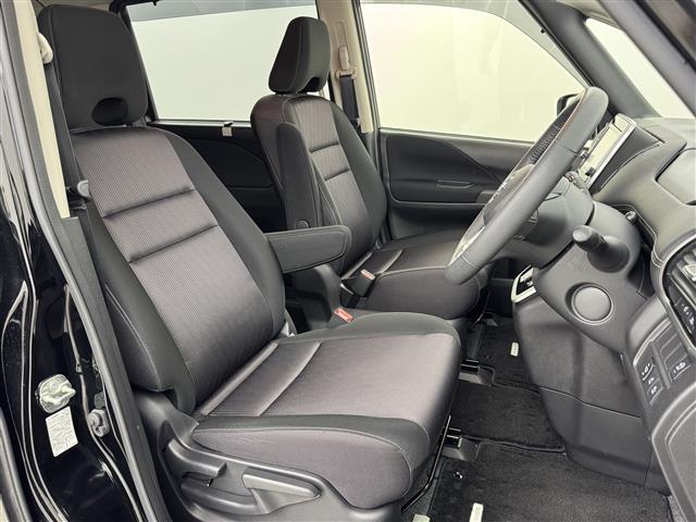 セレナ ハイウェイスターVセレクションII 純正9型ナビ/フルセグTV 全方位カメラ デジタルルームミラー ETC 前方ドラレコ プロパイロット コーナーセンサー エマージェンシーブレーキ レーンキープ パーキングアシスト 両側電動スライドドア(14枚目)